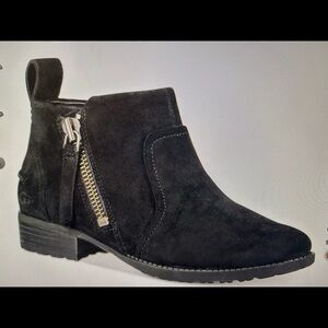 UGG suede boots size 8.5 like new comfort fit